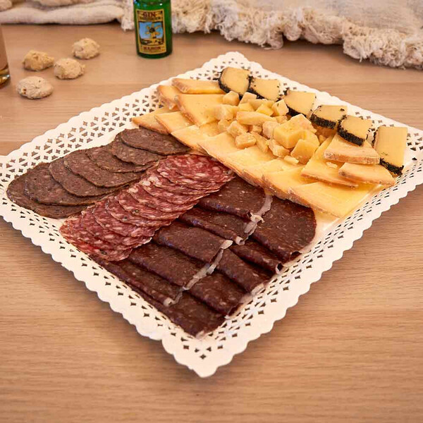 Bandeja Menorquina / Queso y Embutidos 600g. (6-8 Personas)